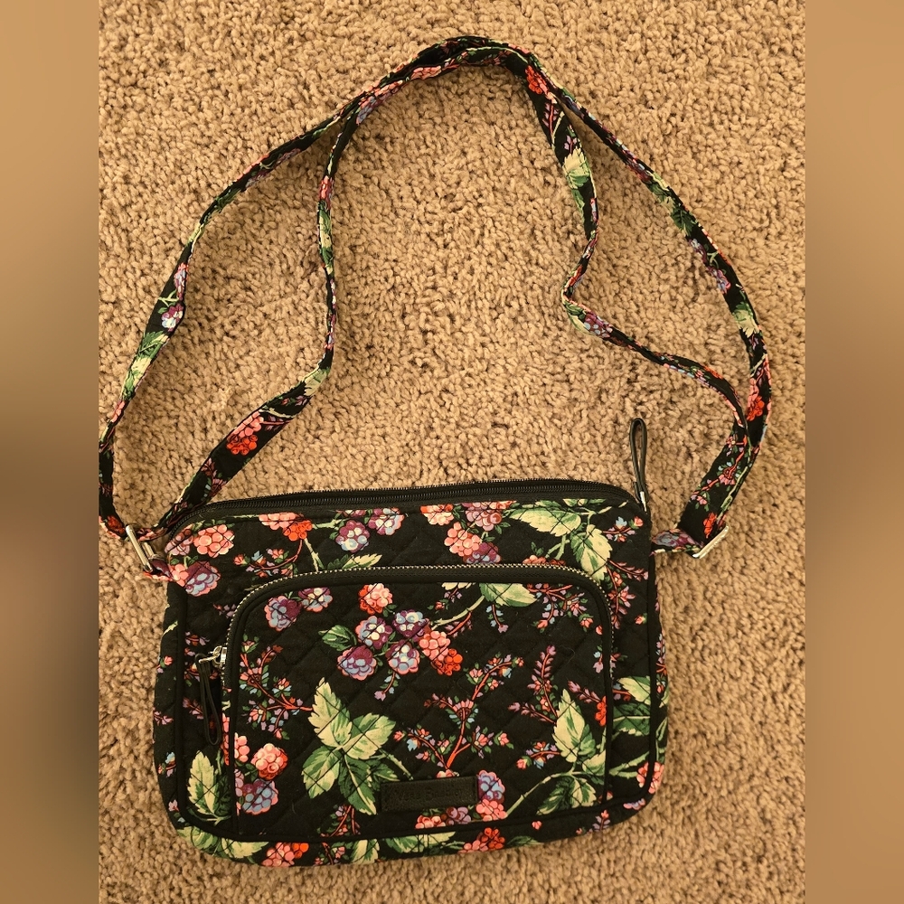 Vera Bradley Black Floral Crossbody Hispter Bag In Winterberry. Nwot!